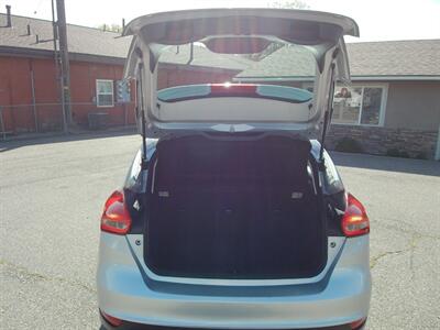 2017 Ford Focus SE   - Photo 5 - Layton, UT 84041