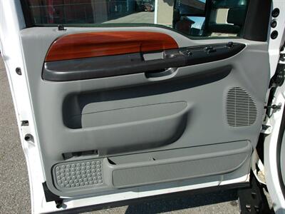 2006 Ford F-350 Super Duty Lariat   - Photo 18 - Layton, UT 84041