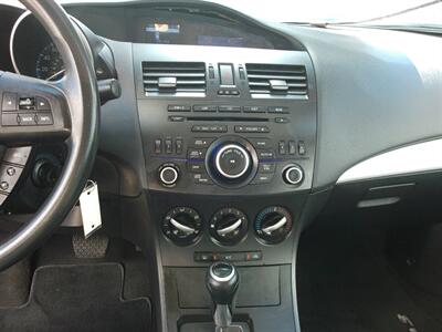 2013 Mazda Mazda3 i Sport   - Photo 23 - Layton, UT 84041