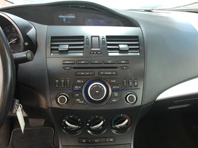 2013 Mazda Mazda3 i Sport   - Photo 21 - Layton, UT 84041
