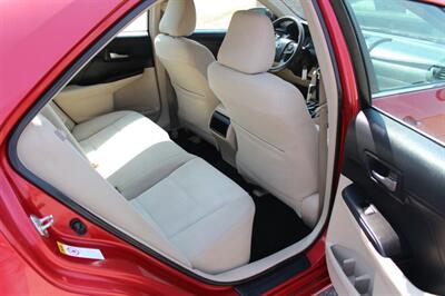 2014 Toyota Camry LE   - Photo 14 - Layton, UT 84041