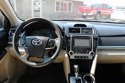 2014 Toyota Camry LE   - Photo 18 - Layton, UT 84041