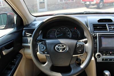 2014 Toyota Camry LE   - Photo 19 - Layton, UT 84041