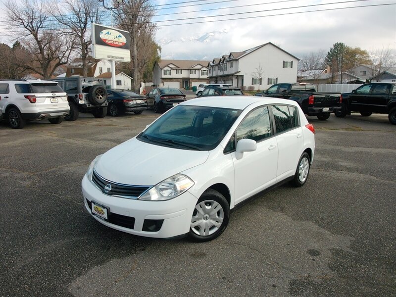 2012 Nissan Versa 1.8 S  