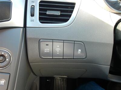 2012 Hyundai ELANTRA GLS   - Photo 16 - Layton, UT 84041