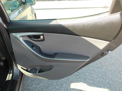 2012 Hyundai ELANTRA GLS   - Photo 23 - Layton, UT 84041