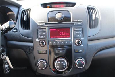2012 Kia Forte EX   - Photo 13 - Layton, UT 84041