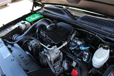 2005 Chevrolet Silverado 2500HD LT   - Photo 12 - Layton, UT 84041