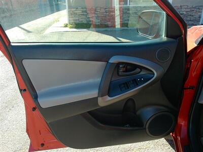2010 Toyota RAV4   - Photo 16 - Layton, UT 84041