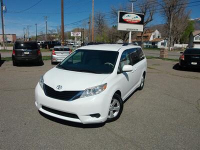 2013 Toyota Sienna LE 8-Passenger Minivan