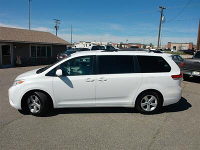 2013 Toyota Sienna LE 8-Passenger   - Photo 2 - Layton, UT 84041
