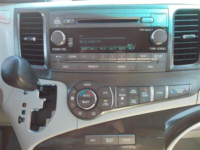 2013 Toyota Sienna LE 8-Passenger   - Photo 18 - Layton, UT 84041