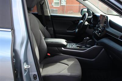 2023 Toyota Highlander LE   - Photo 22 - Layton, UT 84041