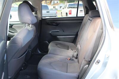 2023 Toyota Highlander LE   - Photo 15 - Layton, UT 84041