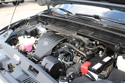 2023 Toyota Highlander LE   - Photo 11 - Layton, UT 84041