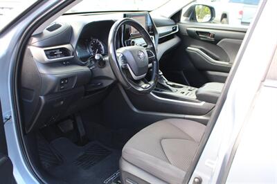 2023 Toyota Highlander LE   - Photo 12 - Layton, UT 84041