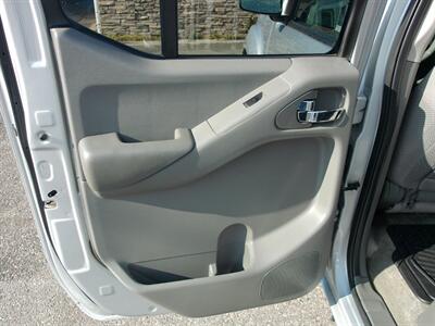 2013 Nissan Frontier SV   - Photo 20 - Layton, UT 84041