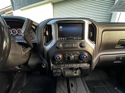 2019 Chevrolet Silverado 1500 LT   - Photo 33 - Vista, CA 92084