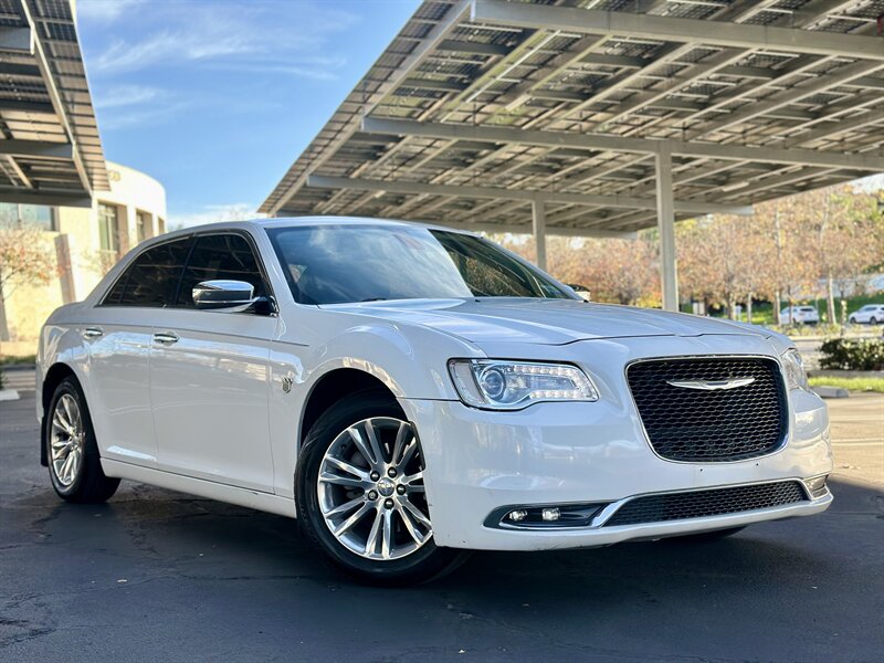 2016 Chrysler 300C   - Photo 1 - Vista, CA 92084