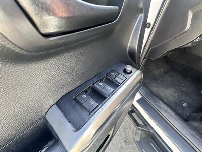 2018 Toyota Tacoma SR5 V6 - Photo 18 - Vista, CA 92084