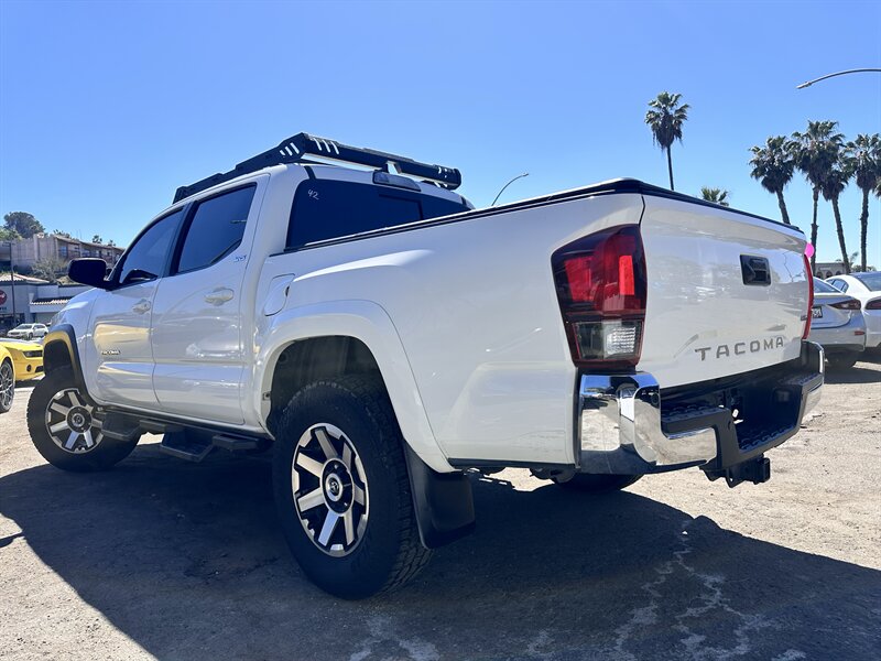 2018 Toyota Tacoma SR5 V6 - Photo 4 - Vista, CA 92084