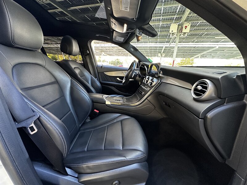 2021 Mercedes-Benz GLC GLC 300 - Photo 10 - Vista, CA 92084