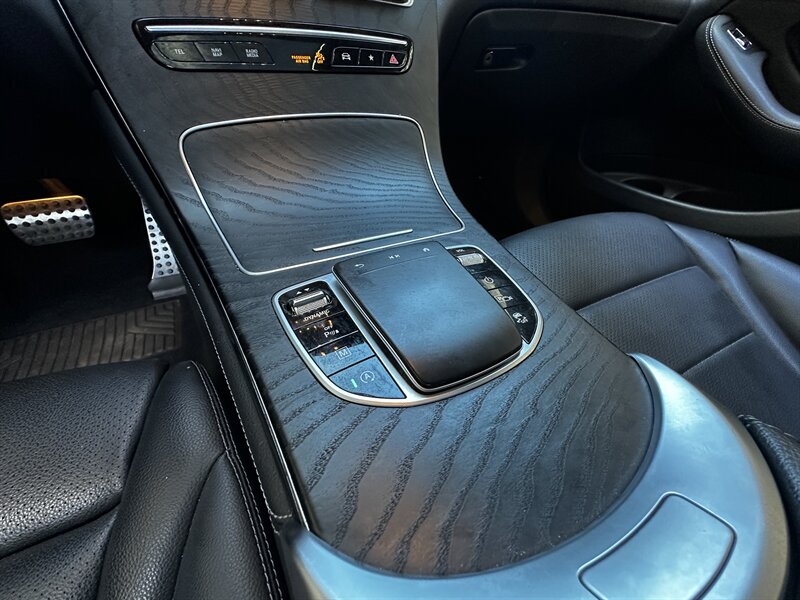 2021 Mercedes-Benz GLC GLC 300 - Photo 16 - Vista, CA 92084