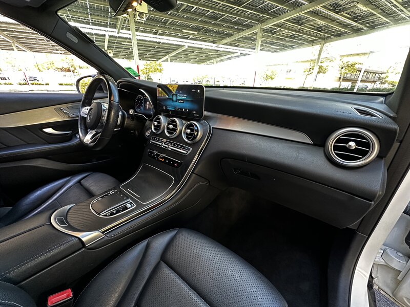 2021 Mercedes-Benz GLC GLC 300 - Photo 9 - Vista, CA 92084