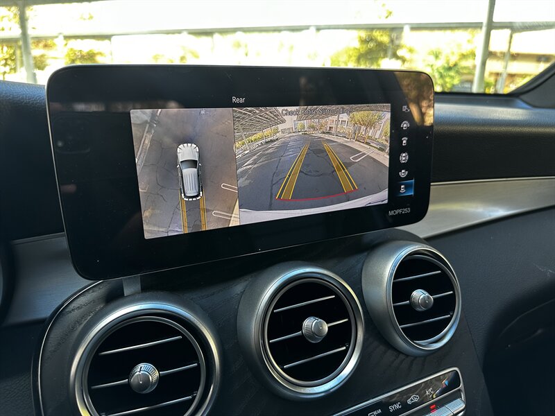 2021 Mercedes-Benz GLC GLC 300 - Photo 8 - Vista, CA 92084