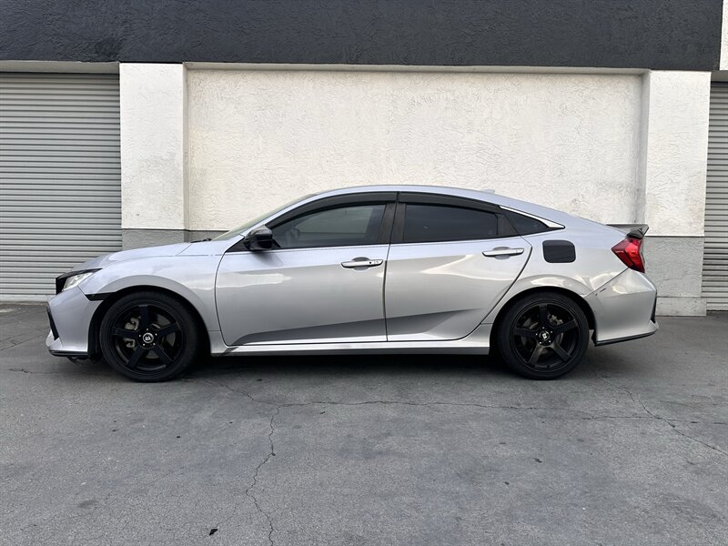 2017 Honda Civic Si - Photo 5 - Vista, CA 92084