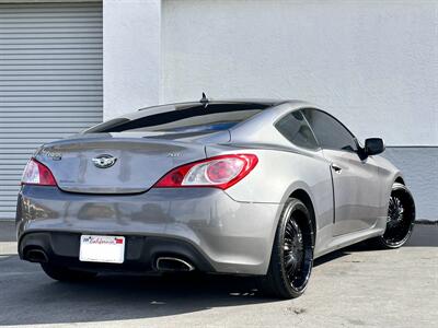 2011 Hyundai Genesis Coupe 2.0T   - Photo 2 - Vista, CA 92084