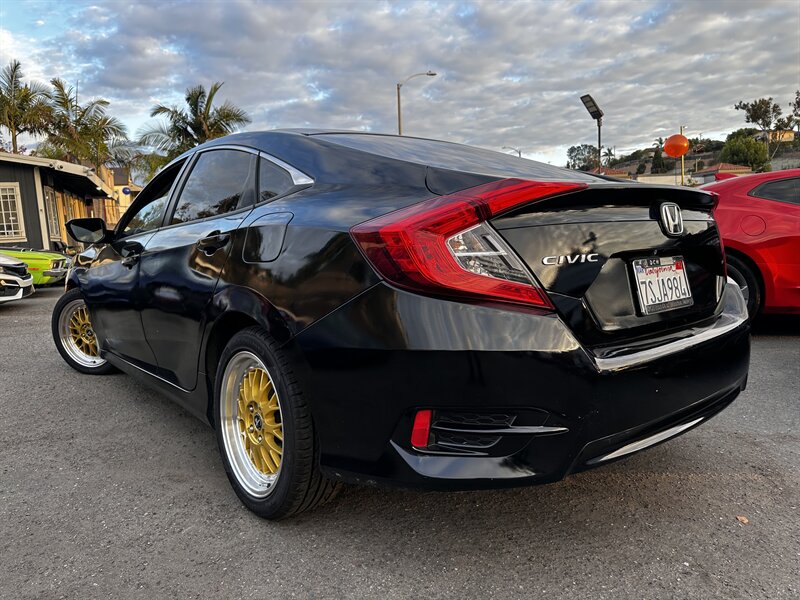 2016 Honda Civic LX   - Photo 10 - Vista, CA 92084