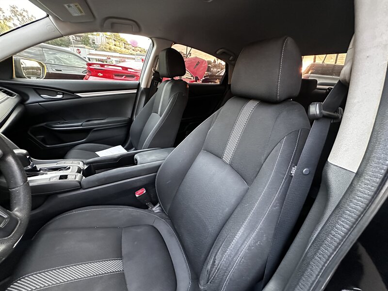 2016 Honda Civic LX   - Photo 8 - Vista, CA 92084