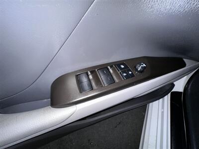 2023 Toyota Camry SE   - Photo 13 - Vista, CA 92084