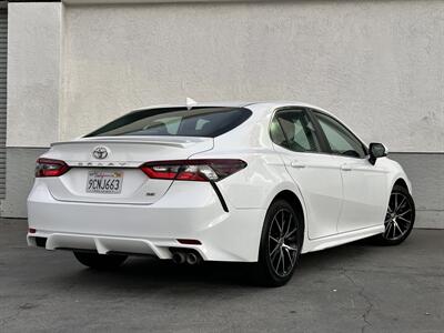 2023 Toyota Camry SE   - Photo 2 - Vista, CA 92084