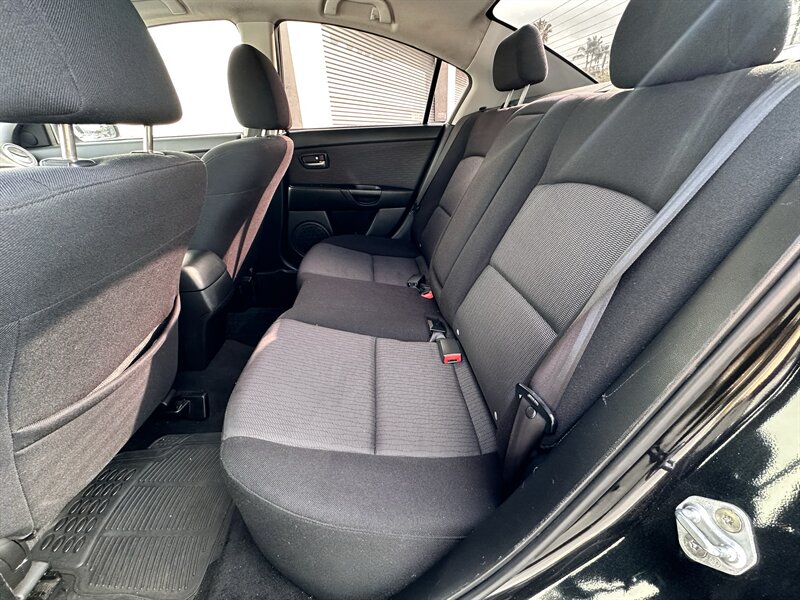 2008 Mazda Mazda3 i Sport * 5 SPEED MANUAL * 4CYL * SPORTY - Photo 17 - Vista, CA 92084