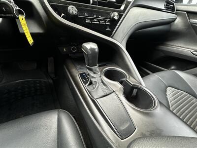 2021 Toyota Camry SE   - Photo 22 - Vista, CA 92084