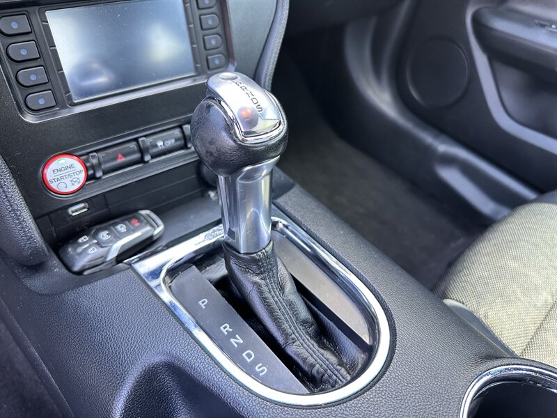 2015 Ford Mustang V6 - Photo 21 - Vista, CA 92084