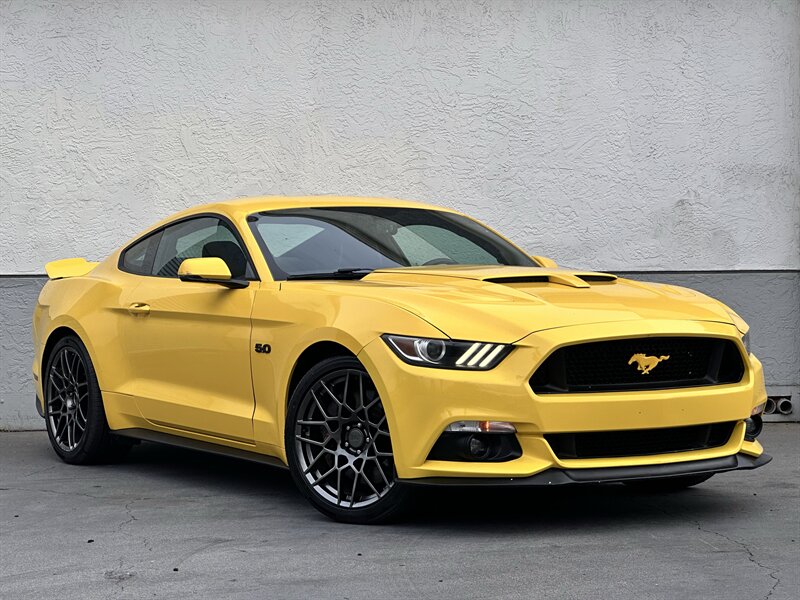 2015 Ford Mustang GT Premium * 5.0 COYOTE V8 * 6 SPEED * BREMBO * - Photo 5 - Vista, CA 92084