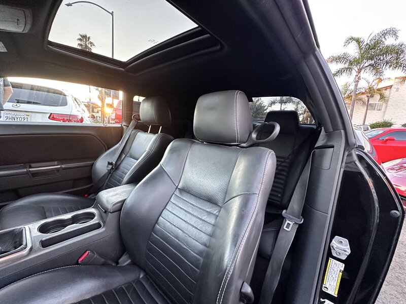 2010 Dodge Challenger R/T * HEMI V8 * 6 SPEED * LOWERED * RIMS * EXHAUST - Photo 16 - Vista, CA 92084