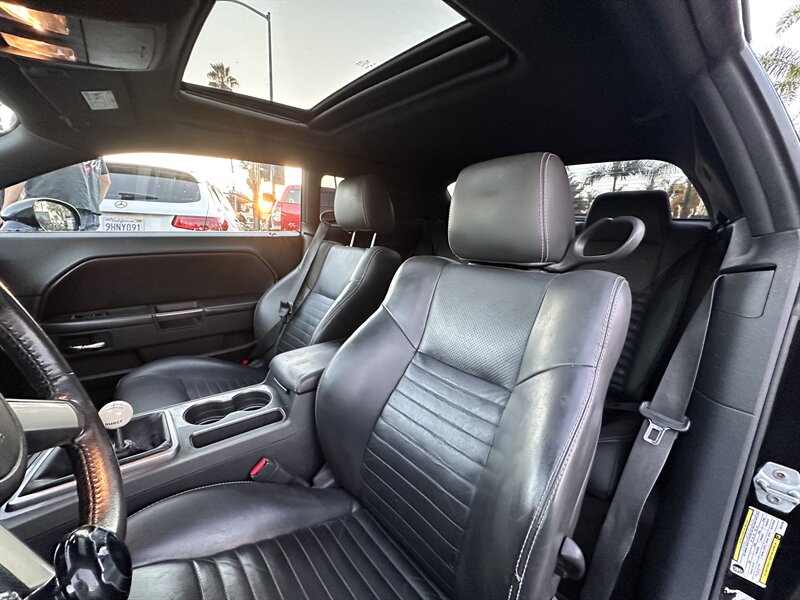 2010 Dodge Challenger R/T * HEMI V8 * 6 SPEED * LOWERED * RIMS * EXHAUST - Photo 15 - Vista, CA 92084