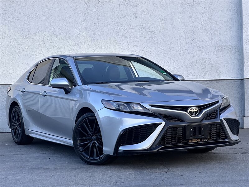 2021 Toyota Camry SE   - Photo 8 - Vista, CA 92084