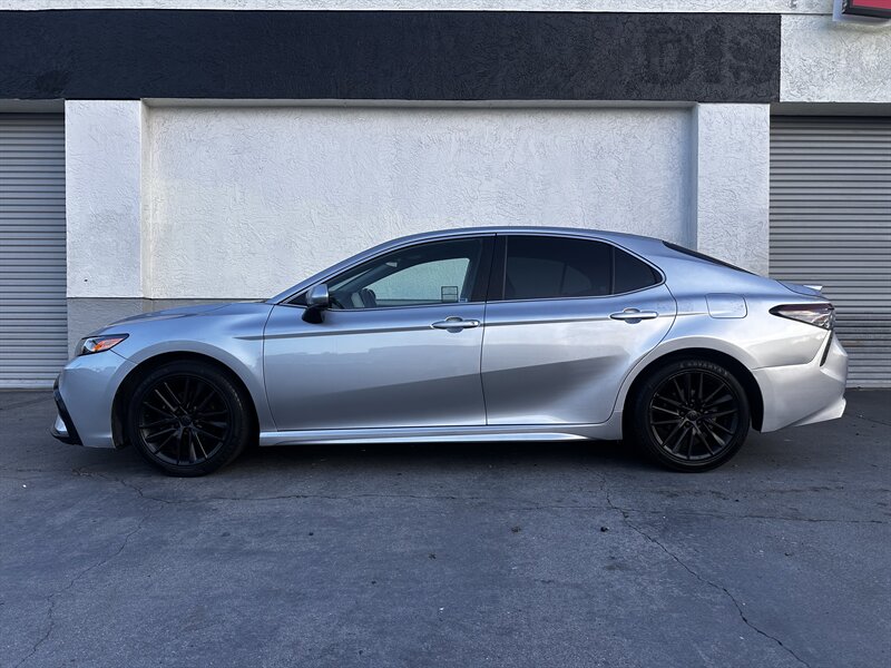 2021 Toyota Camry SE   - Photo 32 - Vista, CA 92084