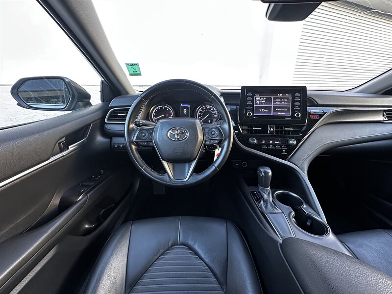 2021 Toyota Camry SE   - Photo 21 - Vista, CA 92084