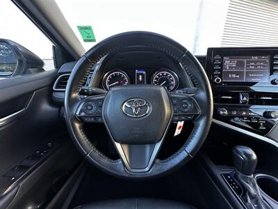 2021 Toyota Camry SE   - Photo 18 - Vista, CA 92084