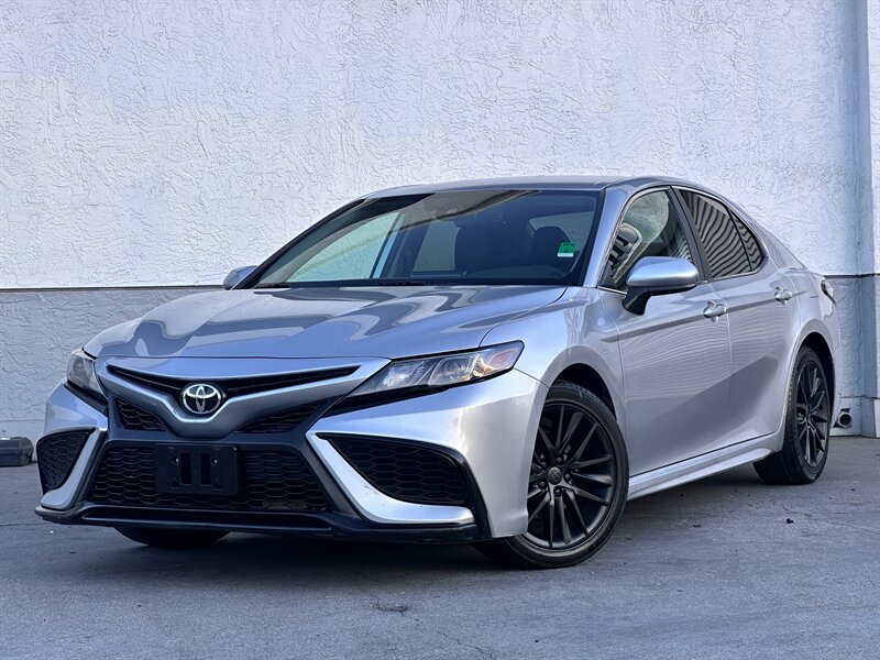2021 Toyota Camry SE   - Photo 7 - Vista, CA 92084