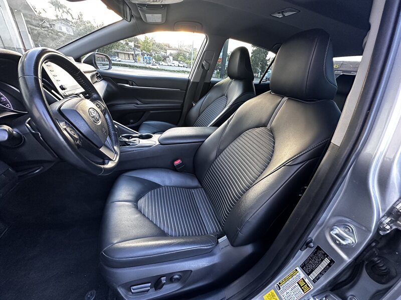 2021 Toyota Camry SE   - Photo 13 - Vista, CA 92084
