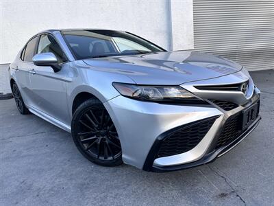 2021 Toyota Camry SE   - Photo 3 - Vista, CA 92084