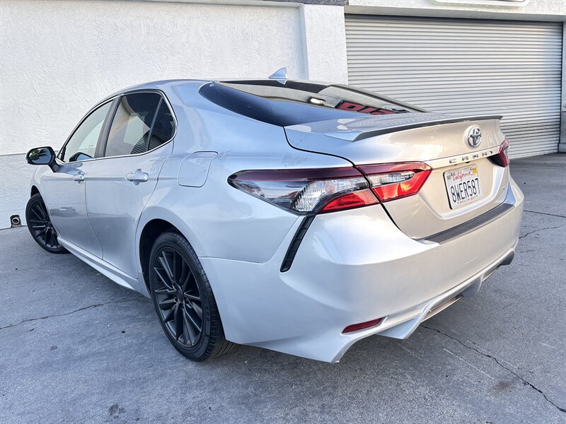 2021 Toyota Camry SE   - Photo 25 - Vista, CA 92084