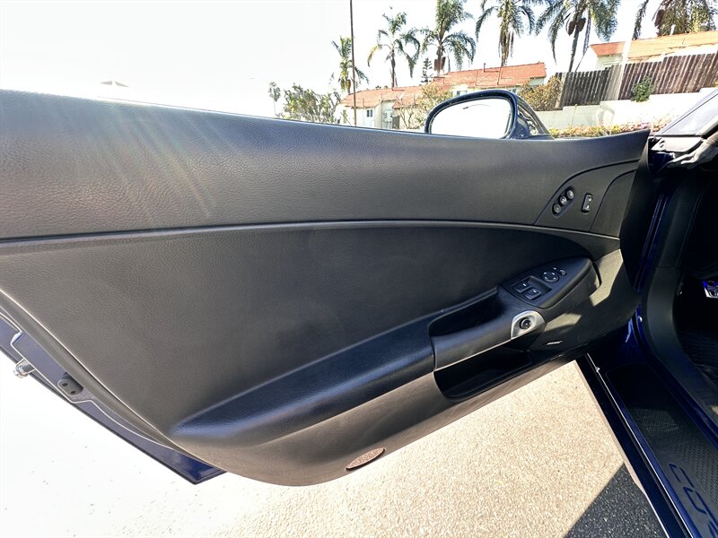 2005 Chevrolet Corvette * 6 SPEED * LOW MILES * LIKE NEW *   - Photo 21 - Vista, CA 92084